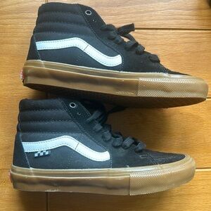 Vans Sk8-Hi Black w/ gum soles NWOT women sz 8 - men’s 6.5